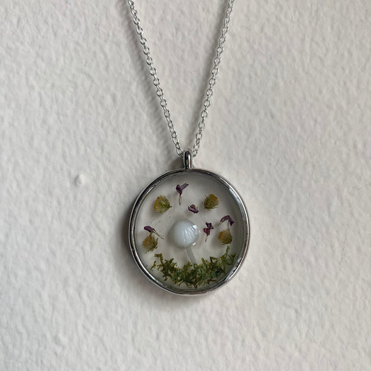 Circle Resin Pendant with Mushroom